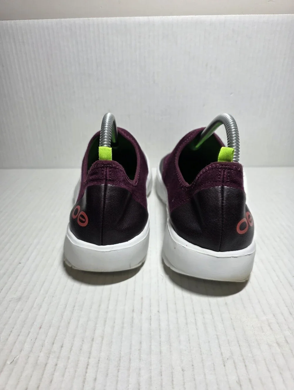 Oofos Oomg Low Women's Size 9 Slip On Shoes Maroon